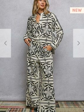 NEW!!! POL Floral Tile Print Wide-Leg Pants & Blouse Set - Cream & Black, NWT